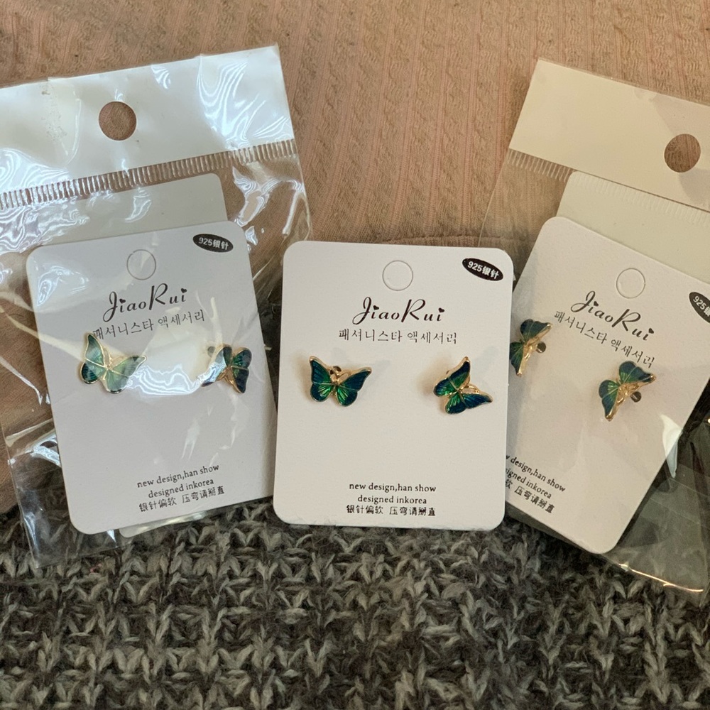 Butterfly earring - Picture 2 of 3